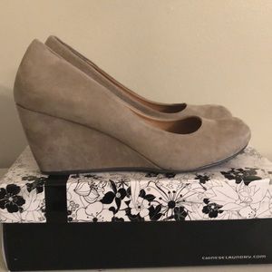 Chinese Laundry wedges